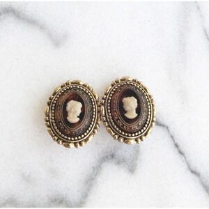 Victorian Revival Cameo Clip-On Earrings Oval Shaped Gold Tone Metal